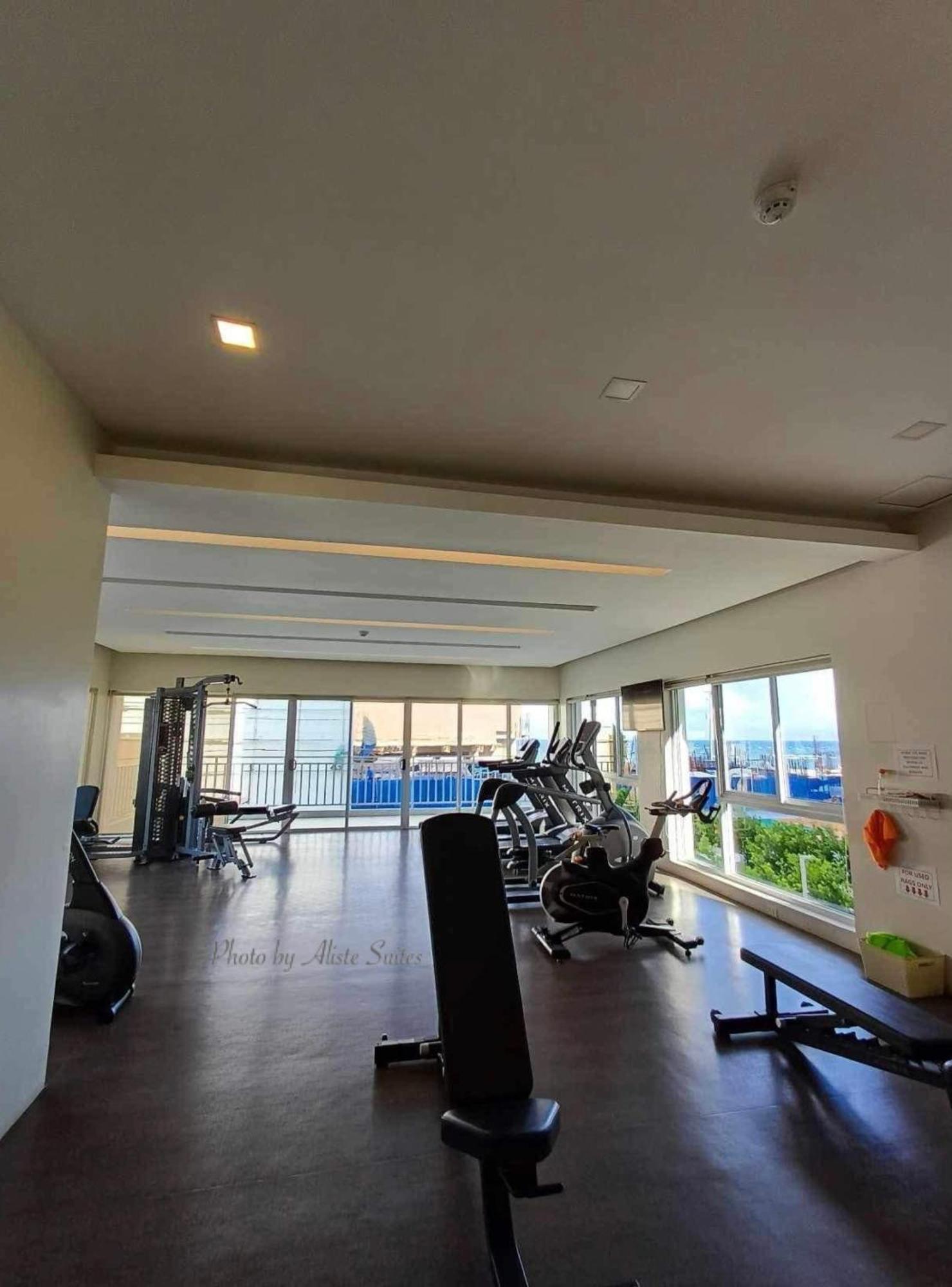 Aliste Suites Marina Spatial Dumaguete City Екстериор снимка